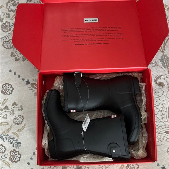 Hunter Wmn’s Original Short Boot, Black Sz 6 - Picture 5 of 7